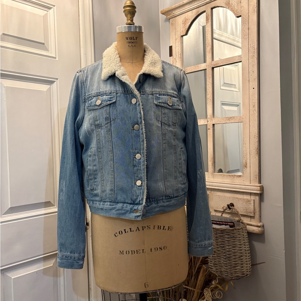 Ashley Vintage Charm‎ Timeless Distressed Sherpa-Lined Jacket Size Large
